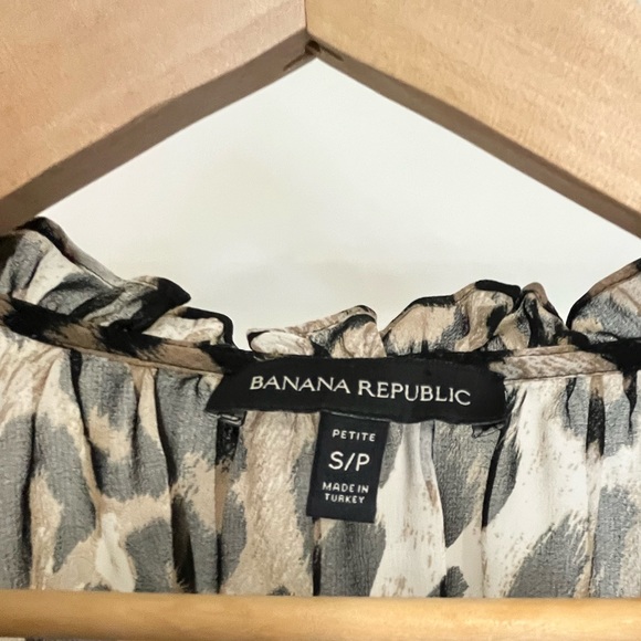 Banana Republic Women’s Leopard Print Blouse - Picture 2 of 5